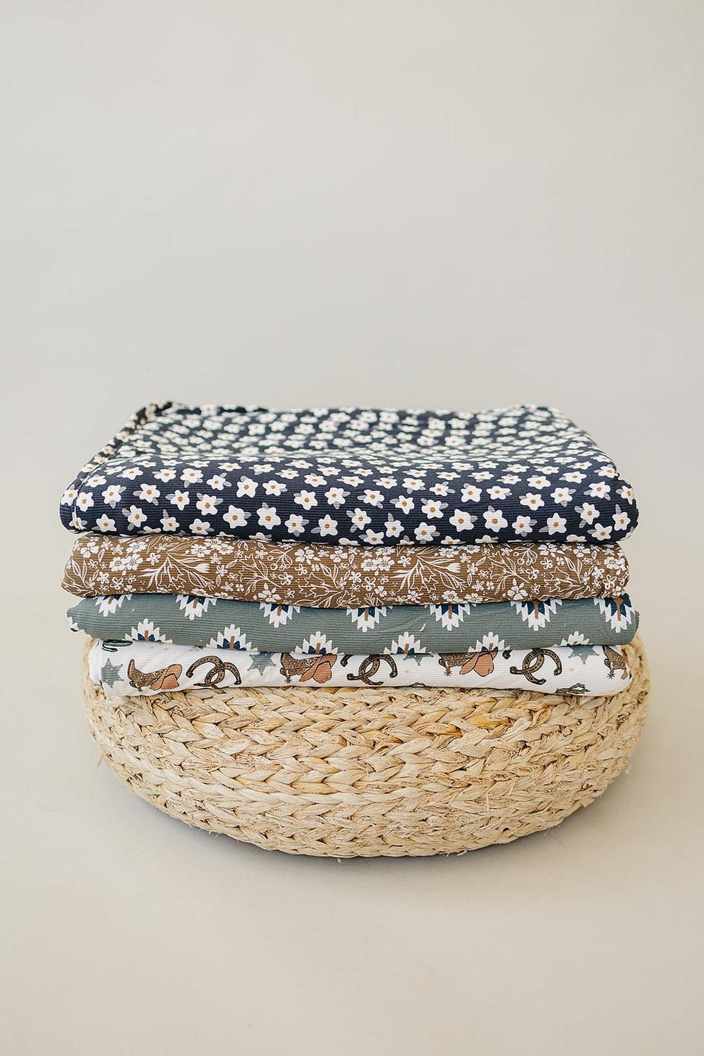 Navy Daisy Bamboo Fleece Quilt